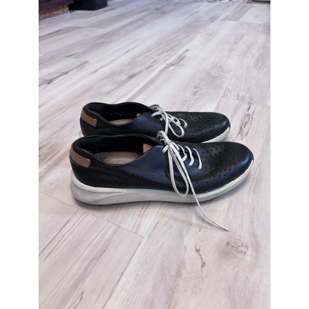 Clarks Un Rio Tie Women's Sneaker Black, Size 8M, leather, comfort, arch support - Picture 8 of 13